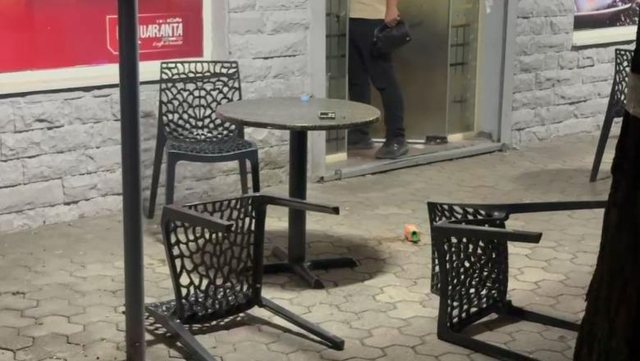 Detaje trondit&euml;se nga atenati n&euml; Elbasan/ Autori i maskuar me paruke