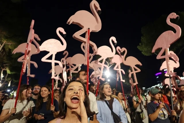 Nga Zv&euml;rneci tek Sazani/ Foreign Policy p&euml;r protestat n&euml;