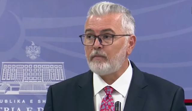 Ministri Gogu: Reforma n&euml; Drejt&euml;si po konsolidohet, por sistemi