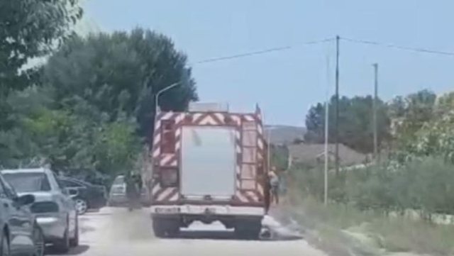 P&euml;rfshihet nga flak&euml;t nj&euml; banes&euml;