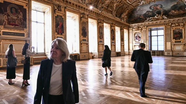 Luvri rihap sall&euml;n Apollo, mungojn&euml; objektet me vler&euml; pas