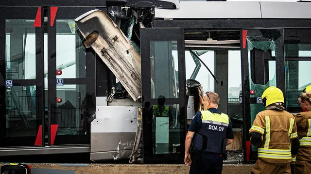 Tramvaji p&euml;rplaset n&euml; Ur&euml;n Erasmus n&euml; Roterdam, raportohen