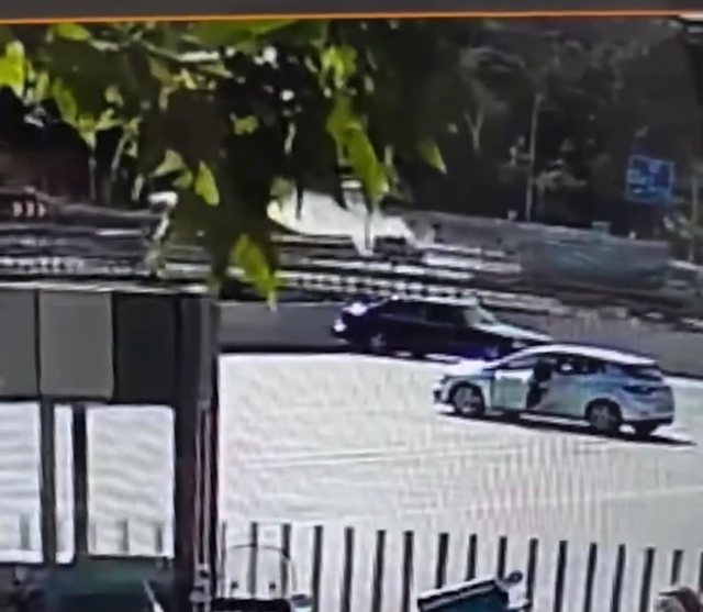 VIDEO/&nbsp;Aksidenti tragjik te rrethrrotullimi i TEG-ut, ja momenti kur