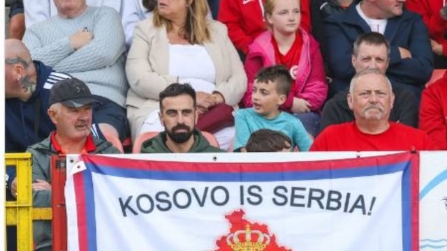 Skandal në Champions League! Tifozët serbë shfaqin sërish
