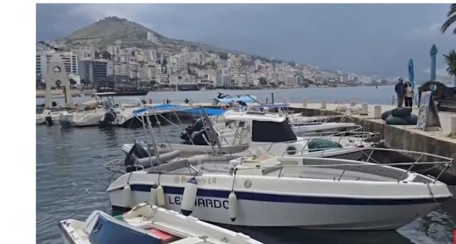 Ndalohet lundrimi p&euml;r anijet turistike dhe mjetet e peshkimit p&euml;r