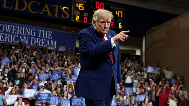 Trump: Po shqyrtoj nj&euml; sulm masiv ndaj Iranit, m&euml; t&euml; madh se