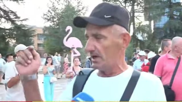 &ldquo;Protestojm&euml; sepse ky shteti b&euml;n ligjet si&ccedil; do