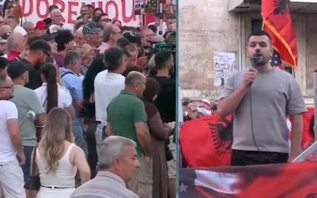 55 dit&euml; revolt&euml;/ Qytetar&euml;t s&euml;rish n&euml; Bulevard p&euml;r