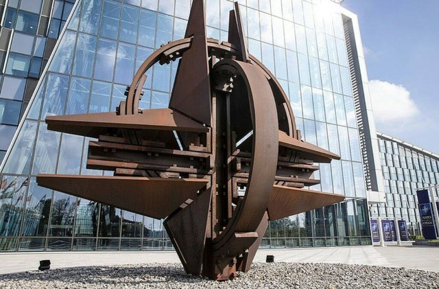 Praktikanti i selis&euml; ushtarake t&euml; NATO-s arrestohet n&euml;n dyshimin