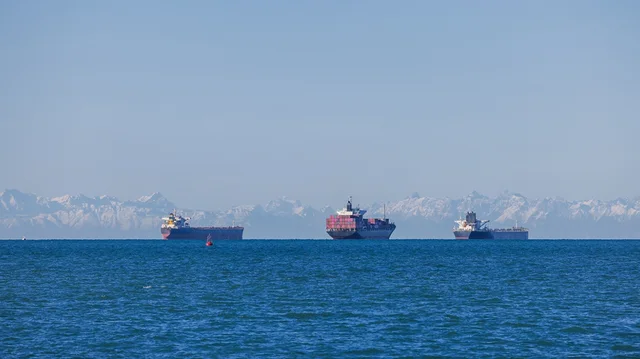 Rusia sulmon portet dhe anijet ukrainase, humbin jet&euml;n&nbsp;n&euml;nt&euml;