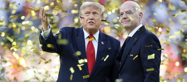 Presidenti i FIFA-s Infantino vler&euml;son Kup&euml;n e Bot&euml;s 2026, duke