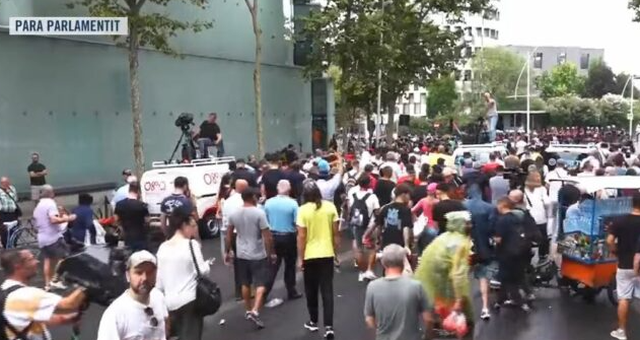 "Edi Rama o legen gjith&euml; Shqip&euml;ria t&euml; urren"/