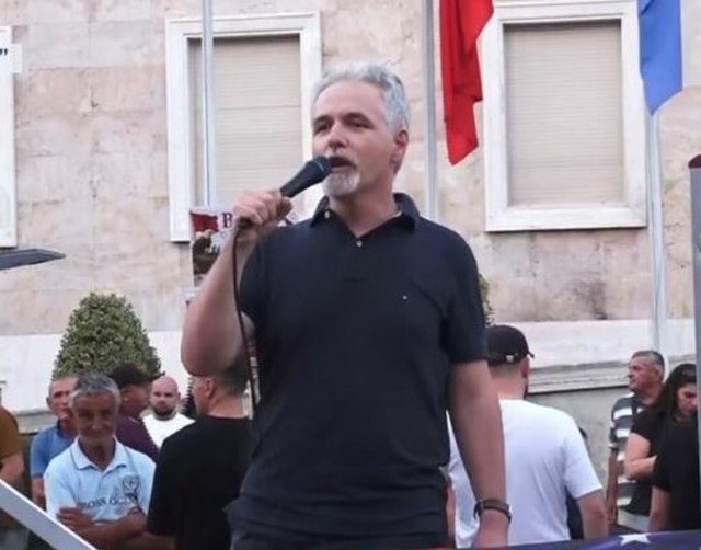 Protesta qytetare n&euml; Tiran&euml;/ Protestuesi: Sot &euml;sht&euml; dita