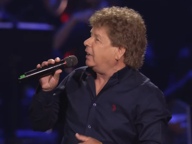 Dashnor Diko sjell këngën “Banania” në Festivalin e