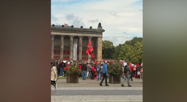 VIDEO/ Emigrant&euml;t shqiptar&euml; protestojn&euml; n&euml; Berlin,