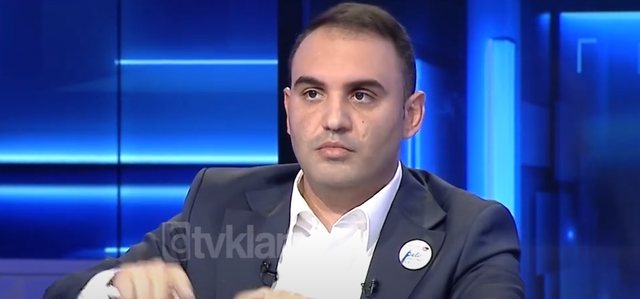 K&euml;lli&ccedil;i: N&euml;se nuk b&euml;j transportin publik falas, jap