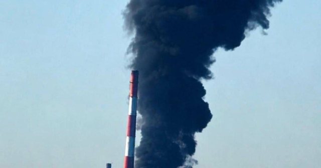 Ukraina godet infrastruktur&euml;n e naft&euml;s brenda Rusis&euml;, rafineria