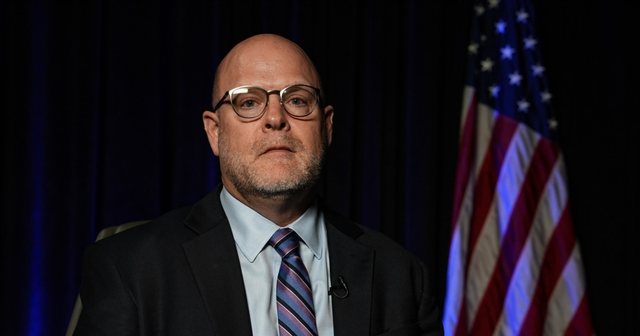 Hovenier: Kosova rrezikon ta humbas&euml; besimin e Uashingtonit n&euml;se nuk