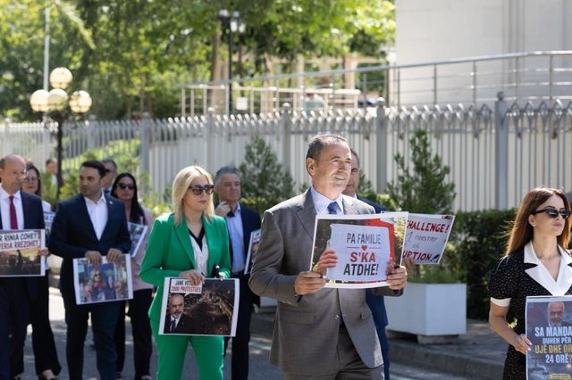 Pritet miratimi i amnistis&euml; penale/ Nis seanca plenare n&euml; Kuvend, 4