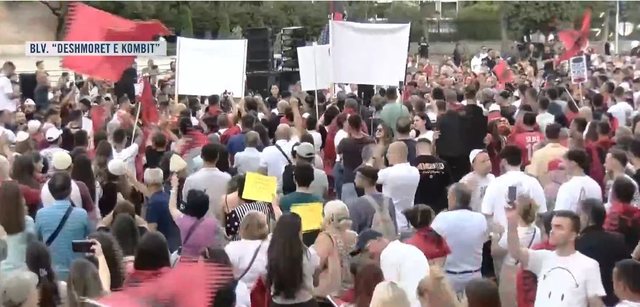 Dita e 18-të e protestës/ Vijon qëndresa e "Revolucionit