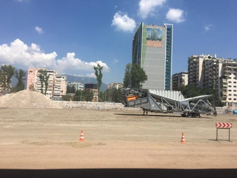 Foto/ Ja çfarë ka mbetur nga stadiumi "Qemal Stafa"