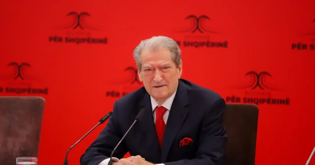 Berisha thirrje qytetarëve  Kudo që shihni ministra  i gjuani me vezë dhe domate 