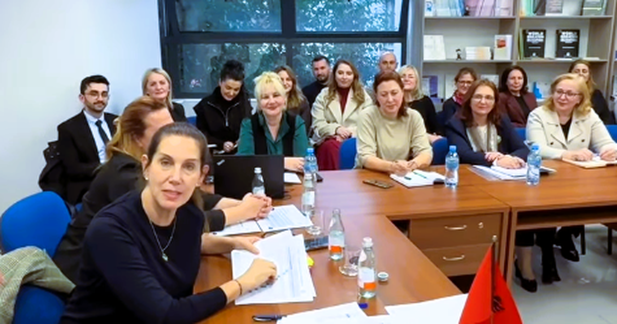 Reformë në tekste shkollore pas një dekade  Kumbaro  Përditësohen 140 libra  vëmendje Gjuhës Shqipe dhe Teknologjisë