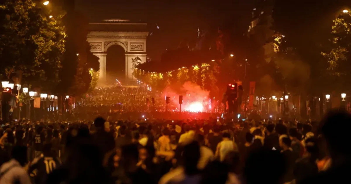 Qindra të arrestuar në Francë  pas festimeve të fitores së Paris Saint Germain