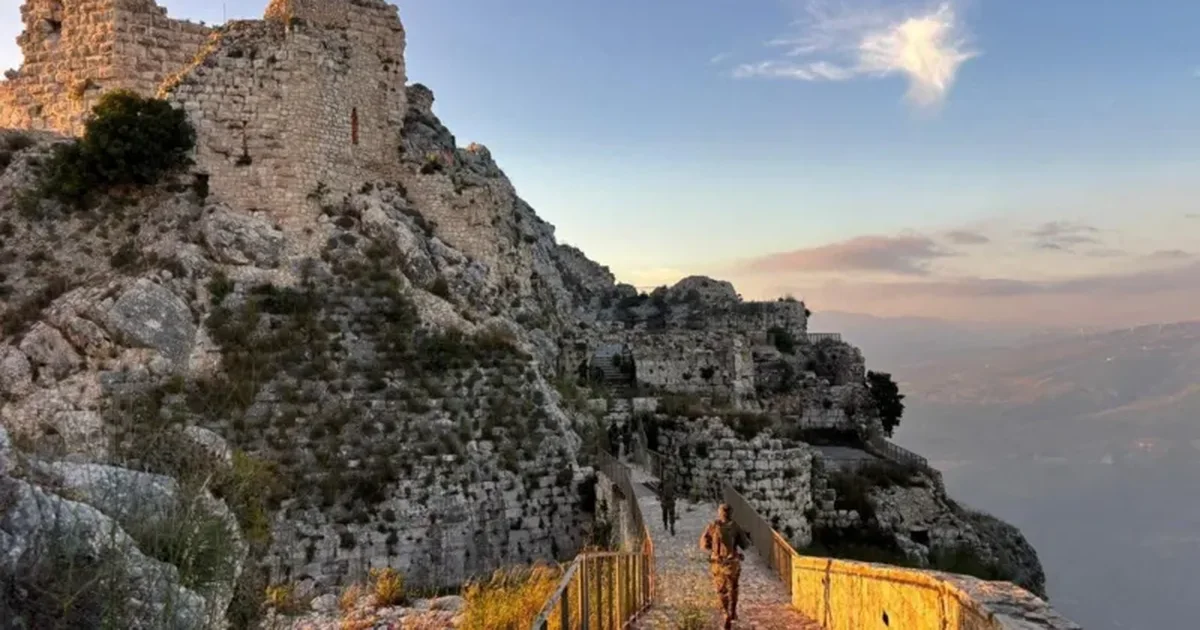 Izraeli pushton Kështjellën Beaufort  Zgjeron ofensivën tokësore në Libanin jugor