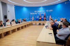 Sali Berisha mbledh Kryesin&euml;: PD duhet t&euml; zgjohet nga apatia