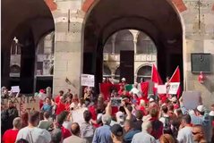 Italian&euml;t protestuesve shqiptar&euml;: Ikni dhe protestoni n&euml;