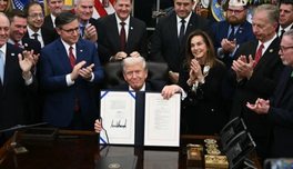 Trump nënshkruan projektligjin e financimit për hapjen e