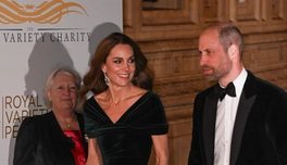 Foto/ Një rikthim i paharrueshëm! Kate Middleton shkëlqen me
