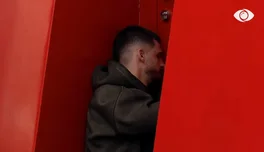 Puthje mes Gimbos dhe Selin, ja &ccedil;far&euml; i thot&euml; banorja!