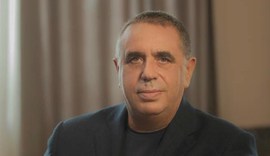 Thoma Gëllçi: A e njeh kush dorëheqjen në Shqipëri?