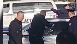 Atentat te Rrethi i Rinasit, qëllohet drejt një makine! Një i