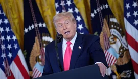 Trump sfidon kundërshtarët: Clinton, Hoffman, Summers dinë