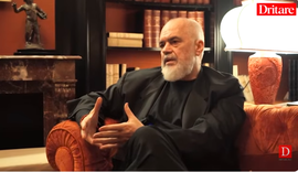 Si mundet një histori e fjetur për 80 vite të zgjohet papritur!