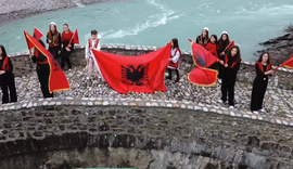 Festat e Nëntorit, Rama ndan videokartolinën kuq e zi!