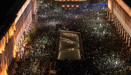 Bie qeveria në Bullgari, Kryeministri jep dorëheqjen pas protestave