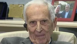 Aktivitet &euml;sht&euml; t&euml; lodhesh, jo t&euml; shikosh dyqanet. Profesori