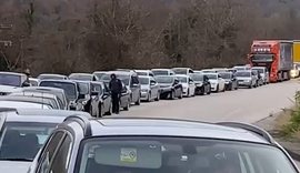 Emigrant&euml;t kthehen n&euml; atdhe p&euml;r festa, radh&euml; kilometrike