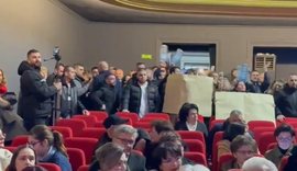 VIDEO/ Protesta n&euml; Vlor&euml; p&euml;r munges&euml;n e ujit, qytetar&euml;t