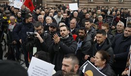 Pamjet nga protesta e Lapajt para Kryeministris&euml;!