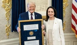 Machado i dhuron medaljen e Nobelit Trumpit, por SHBA nuk e njeh si presidente