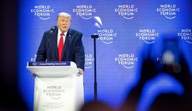 Trump kritikon Macron-in p&euml;r &ccedil;mimet e ila&ccedil;eve, Parisi i