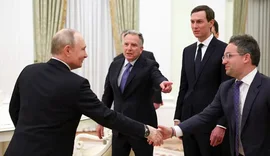 Takim n&euml; or&euml;t e vona n&euml; Kremlin! Putini me t&euml; d&euml;rguarit