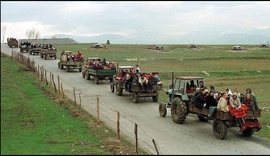 Serb&euml;t q&euml; ther&euml;n foshnjen n&euml; djep dhe k&euml;rkesa me 45