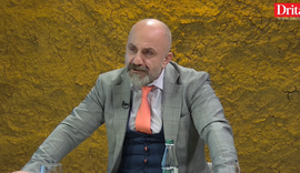 A do futet PD n&euml; &ccedil;ad&euml;r! Flet Romeo Kara!