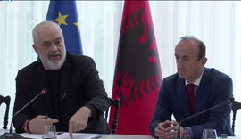 Ta mbash me sh&euml;ndet...&Ccedil;far&euml; i tha Rama Dash Sul&euml;s n&euml;